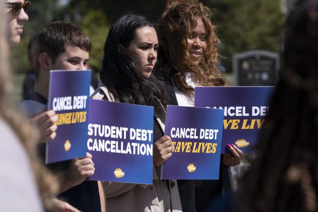 Group Asks Supreme Court to Block Student Loan Relief