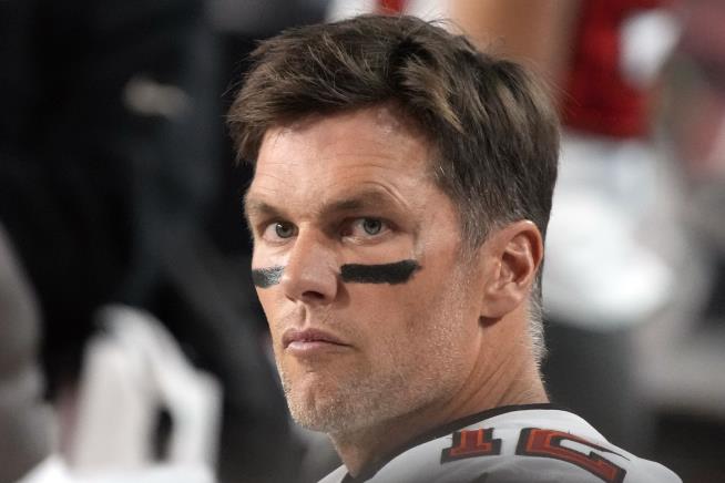 Tom Brady ... to the Raiders?