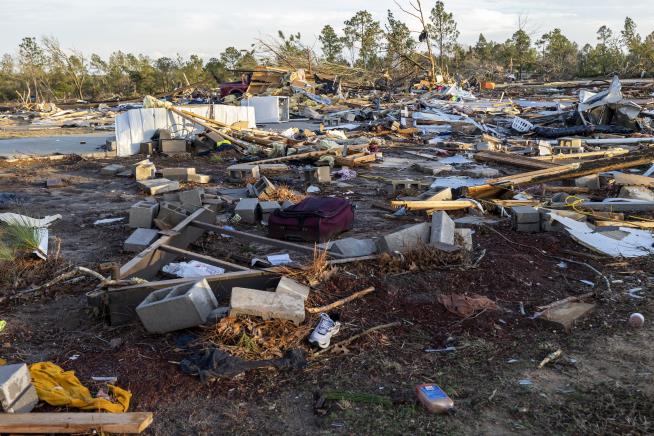 4 Members of Same Family Killed in Alabama Tornadoes