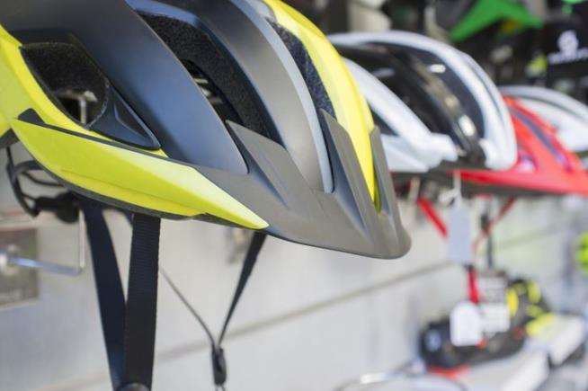 Two Stats Illustrate a Problem With Bike Helmets