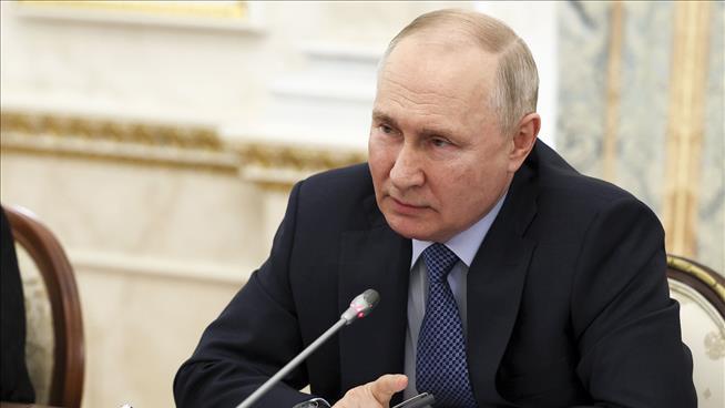 Putin Might Seize Territory in Ukraine to Prevent Strikes