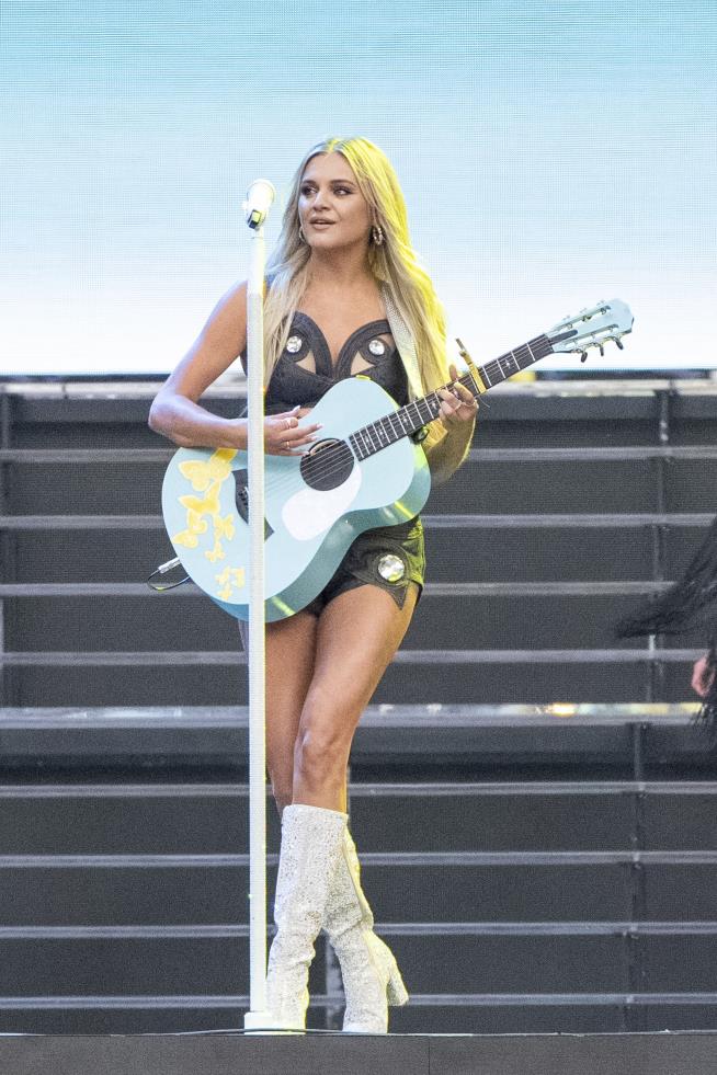 Object Hits Kelsea Ballerini in the Face During Concert