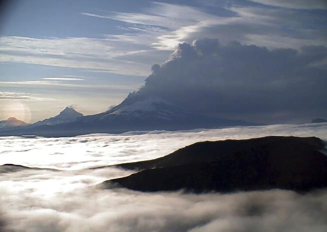 Pilots Warned About Alaska Eruption