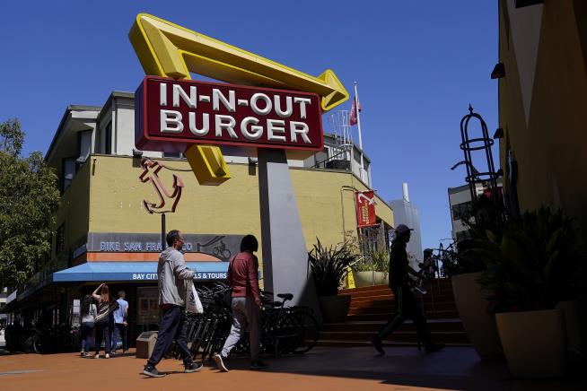 In-N-Out Burger Will Prohibit Workers in 5 States From Masking
