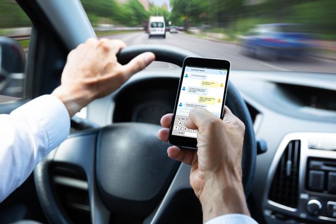 Experiments Suggest Toll of Distracted Driving Is Higher