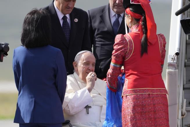 Francis Becomes First Pope to Visit Mongolia