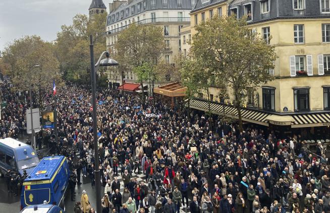 Bipartisan French March Opposes Antisemitism