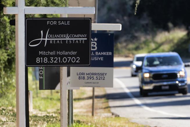 Home Sales Miss Expectations
