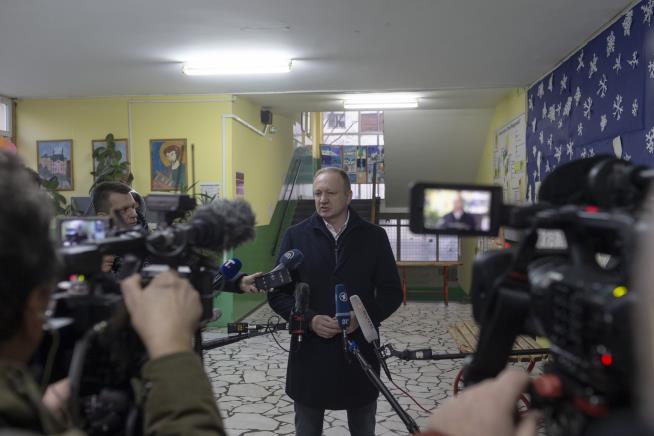 Populists Seek 'Convincing' Win to Cement Rule in Serbia