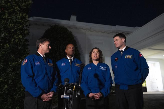 NASA Delays Next 2 Moon Missions