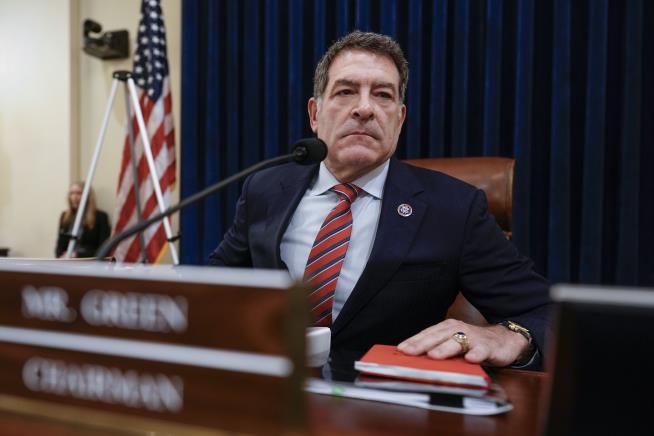 Lawmaker Calls Congress Broken, Says He's Out