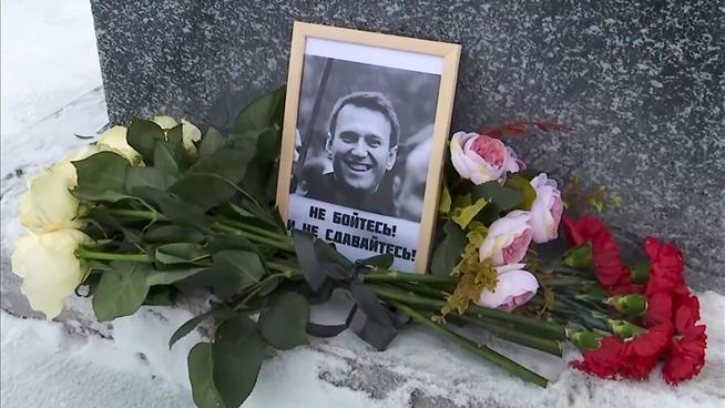 Theories on Navalny's Death Begin to Emerge