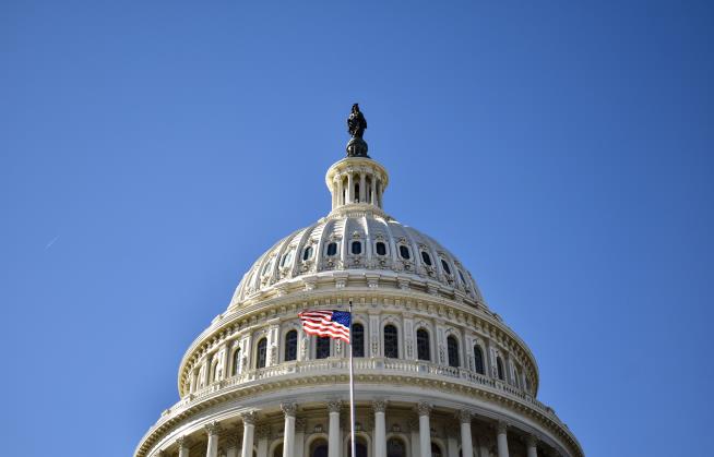 Senate OKs $460B Spending Package, Avoids Shutdown