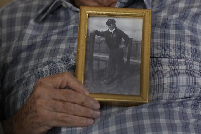 WWII Vet, 100, Will Be Honored in France. Then He's Marrying
