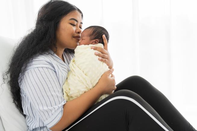 Flint, Michigan, Is Giving New Moms $7.5K
