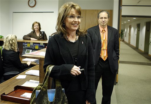 Palin Refuses to Give Up Post-Election Spotlight