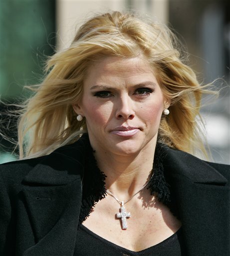Anna Nicole Smith Lover, Docs Charged With Supplying Drugs