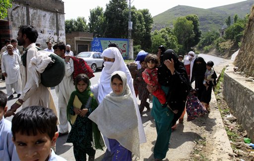 Pakistan Bombing Kills 40 as Holbrooke Visits