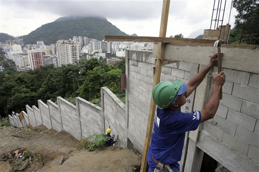 'Ecobarriers' Wall In Rio's Poor
