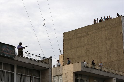 Street Protests Cool, But Iran Opposition Takes to Rooftops