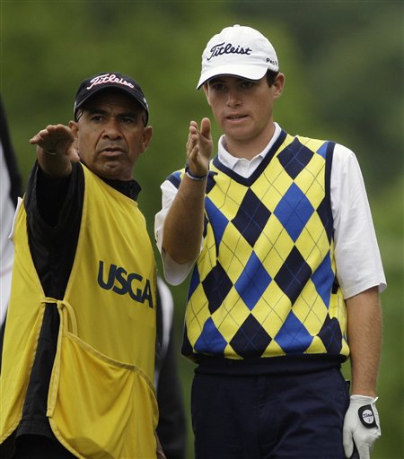 Tiger 10 Back, Weir Shoots 64 at US Open