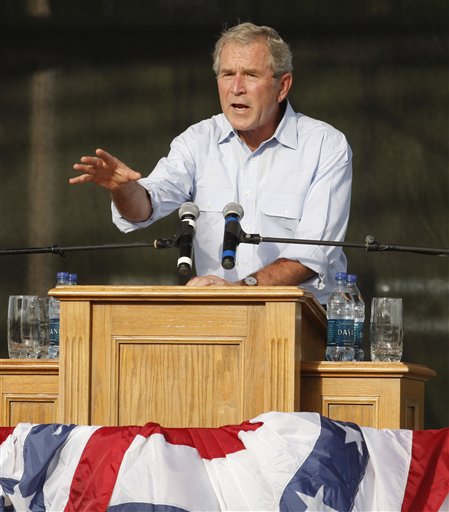 Bush Wows Heartland Holiday Crowd