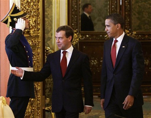 Medvedev, Obama Agree to Roll Back Nukes