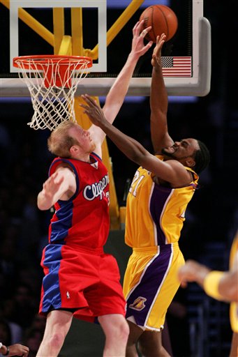 Clippers Top Lakers as Playoff Picture Clouds