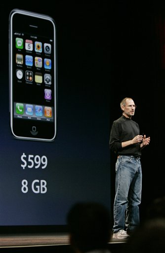 Contrite Jobs Offers $100 iPhone Credit