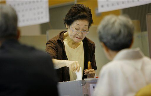 Japanese Voters Head to Polls to Boot Leaders
