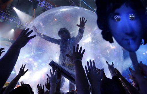 Flaming Lips Back to Bizarre With Embryonic