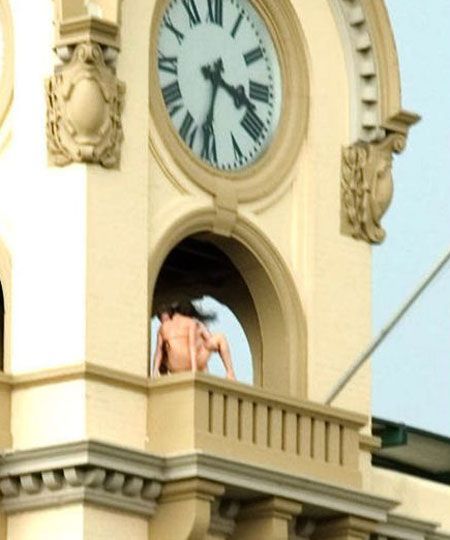Lovers Make Time in Sydney Clock Tower