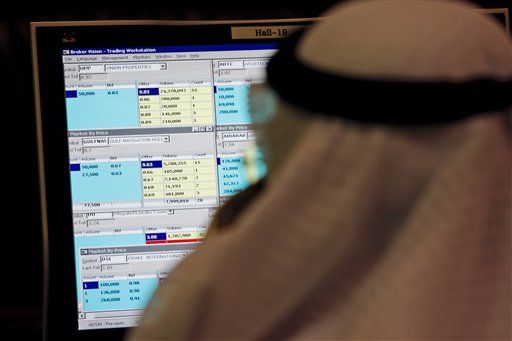 UAE Stocks Plunge on Dubai Fears; Asia Rebounds