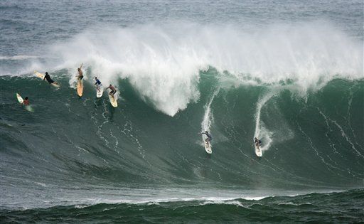 Californian Wins Hawaii's Big-Wave Blowout