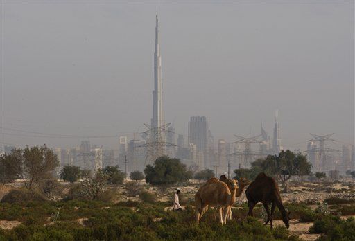 Dubai Preps for Opening of World's Tallest Building