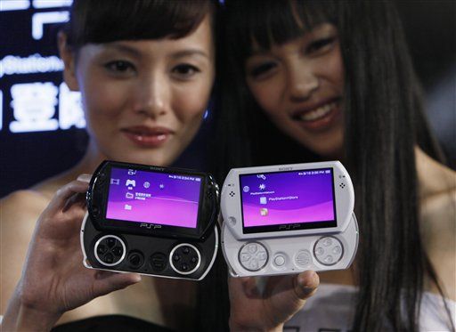 Sony Aims at Apple With New Gadgets