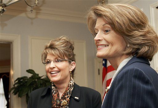 Palin Endorses Tea Partier Over Alaska Senator