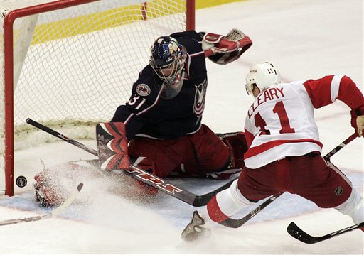 Red Wings Beat Jackets for 9th Straight Win
