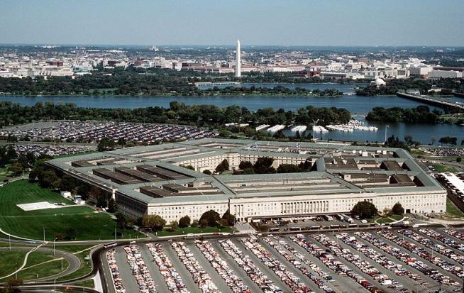 Pentagon, Congress Play Chicken Over Iraq Funds
