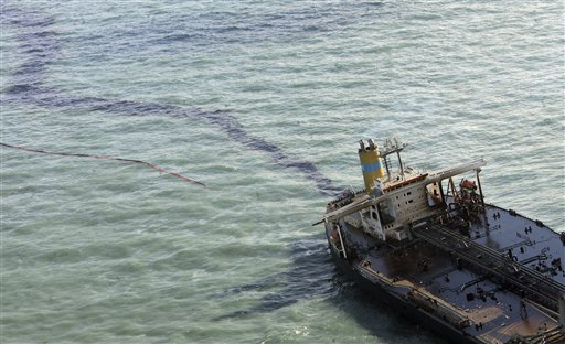Oil Slick Reaches South Korean Shore