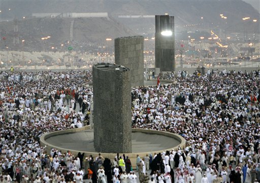 Pilgrims Use Wi-Fi at Hajj for First Time