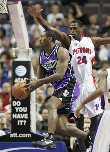 Artest, Kings Victorious in Detroit