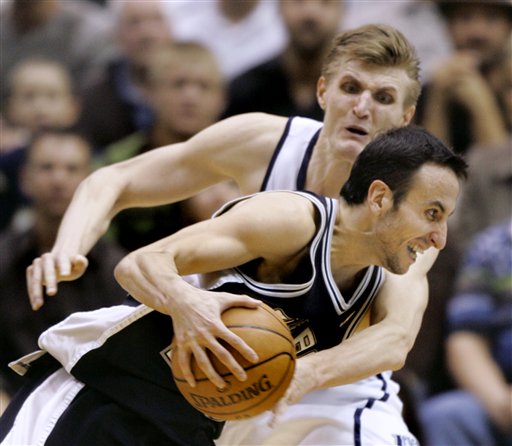 Jazz Move Into First With Win Over Spurs