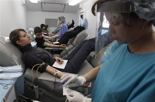 US May Allow Gay Men to Donate Blood Again