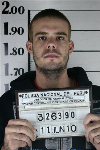 Peruvian Prison Terrifies Van der Sloot