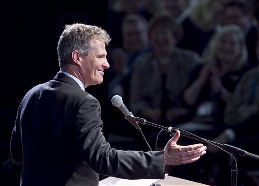 Scott Brown Shrugs Off Palin Attack