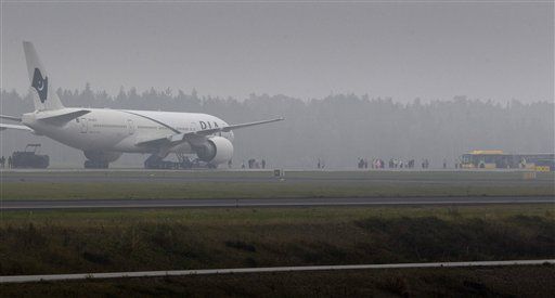 Pakistan Jet Evacuated in Sweden After Bomb Threat