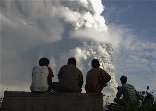 Indonesia Volcano Erupts Again