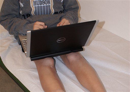 Guys, Beware Laptops' 'Scrotal Hyperthermia'