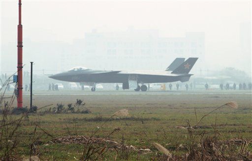 Chinese Stealth Fighter Makes First Flight